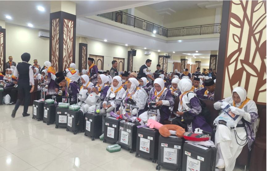 Bantu Lansia, Jaga Kesehatan, Pesan untuk Jemaah Haji Bone Kloter 9

