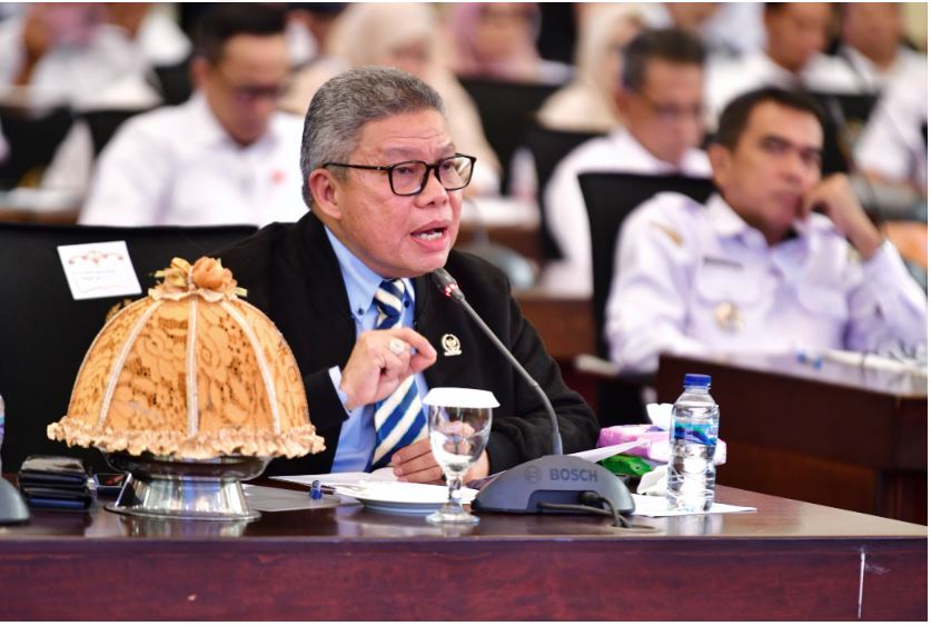 
Komisi II DPR RI Tekankan Kepala Daerah Terpilih Harus Patuh Kebijakan Pemerintah Terkait PPPK
