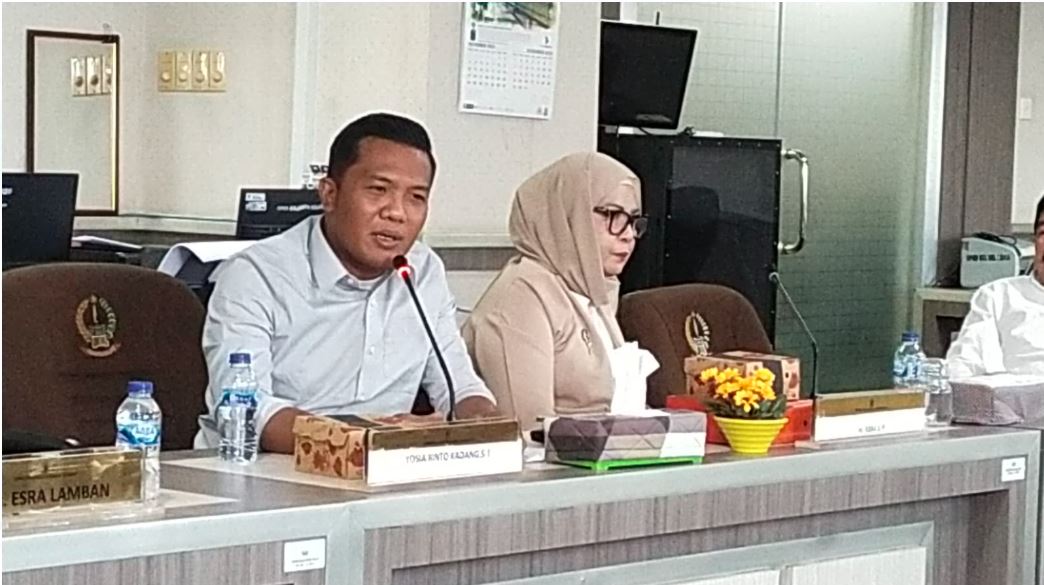 
Masalah Truk ODOL dan Kekurangan BBM Warnai Rapat Komisi D DPRD Sulsel untuk Persiapan Natal-Tahun Baru