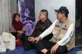 Gus Ipul Tinjau Rumah Naila, Tegaskan Komitmen Percepatan Relokasi